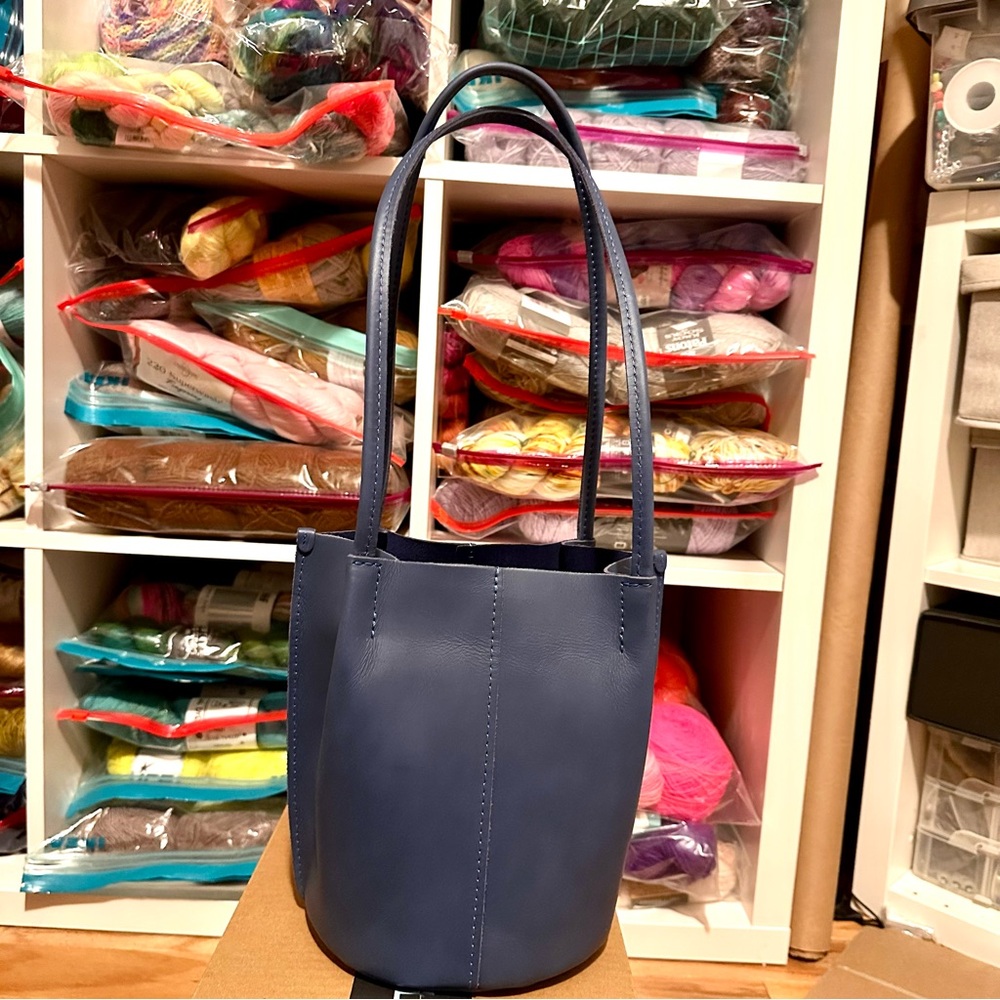 Portland Leather Goods Devan Bucket Tote Indigo Unique Color C-Grade Sale New